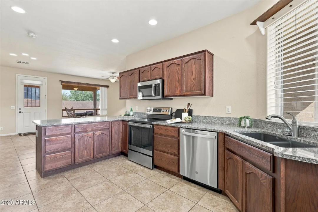 Real Estate Picture 13