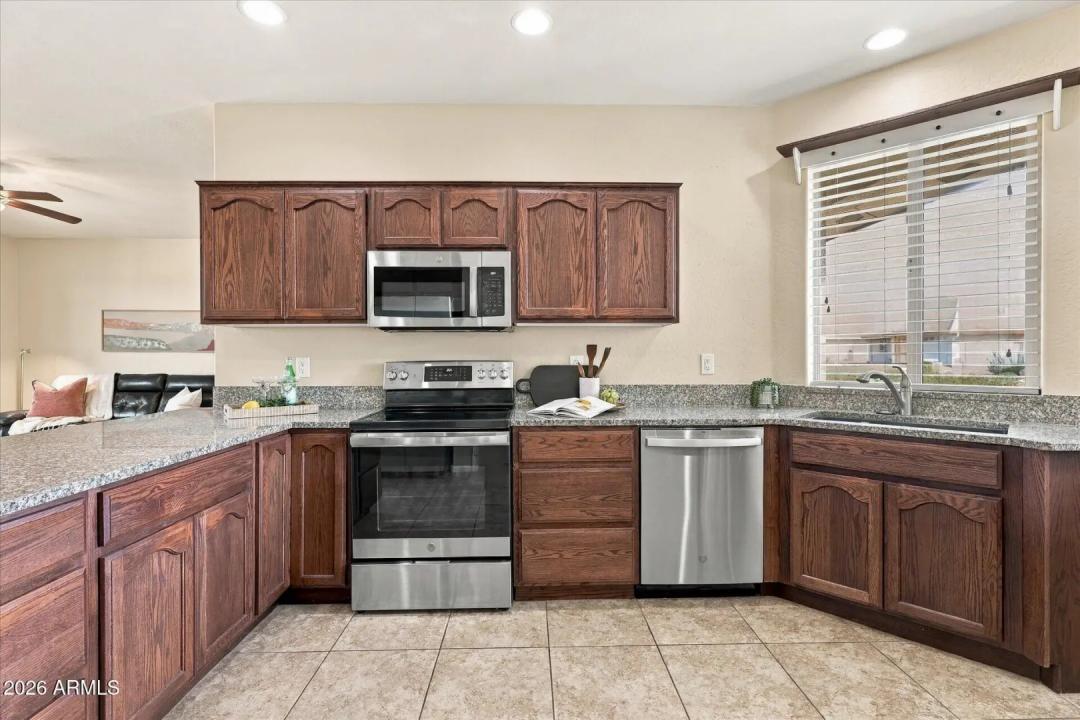 Real Estate Picture 15