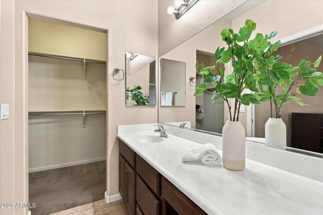 Real Estate Picture 22