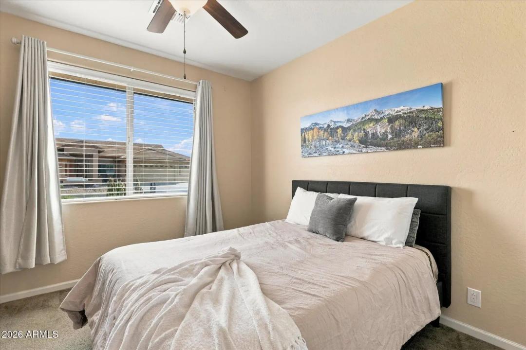 Real Estate Picture 24