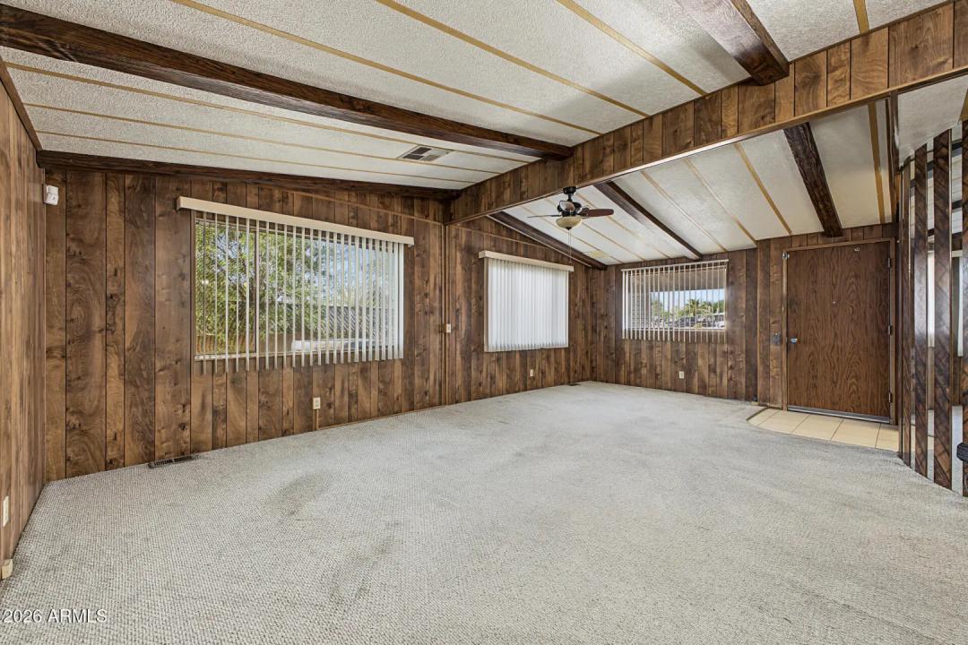 Real Estate Picture 3