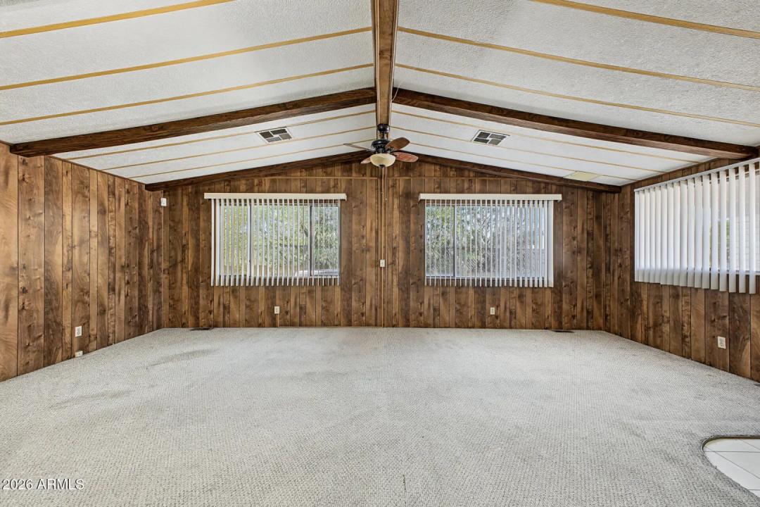 Real Estate Picture 4