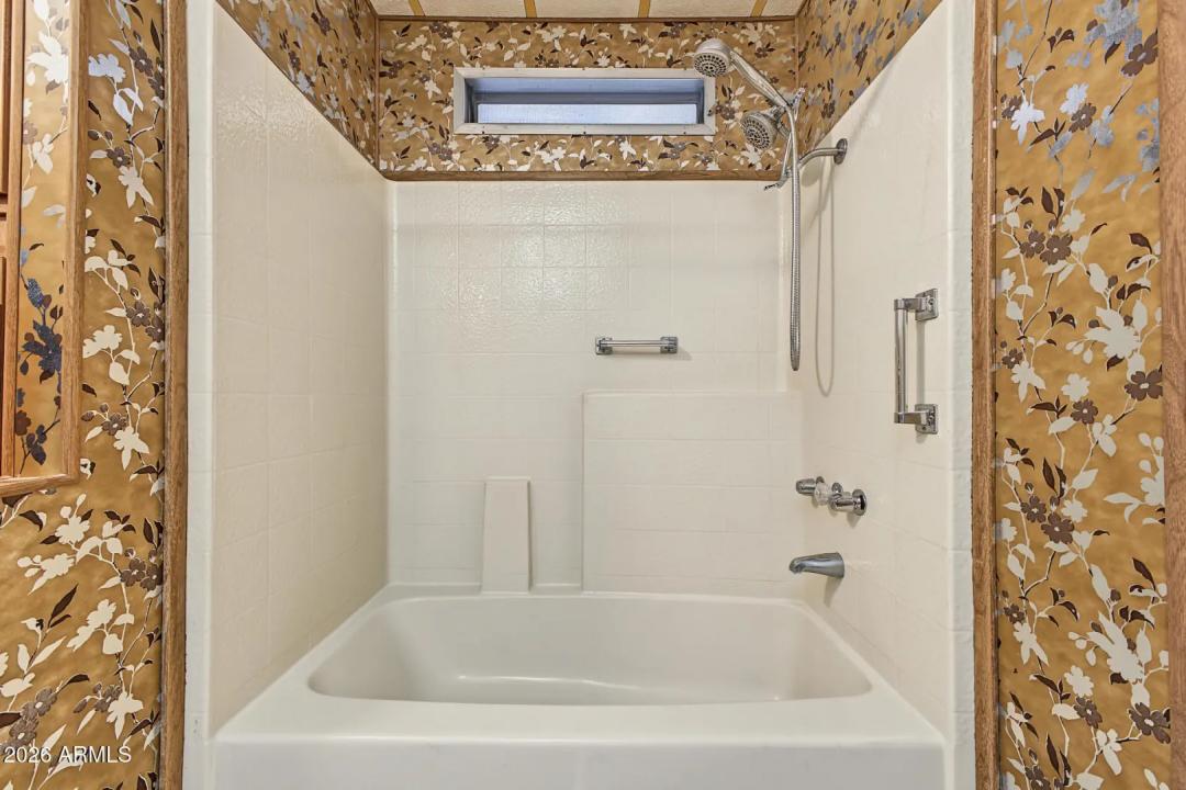 Real Estate Picture 13