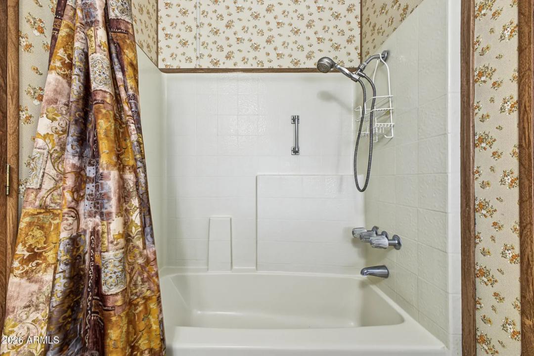 Real Estate Picture 18