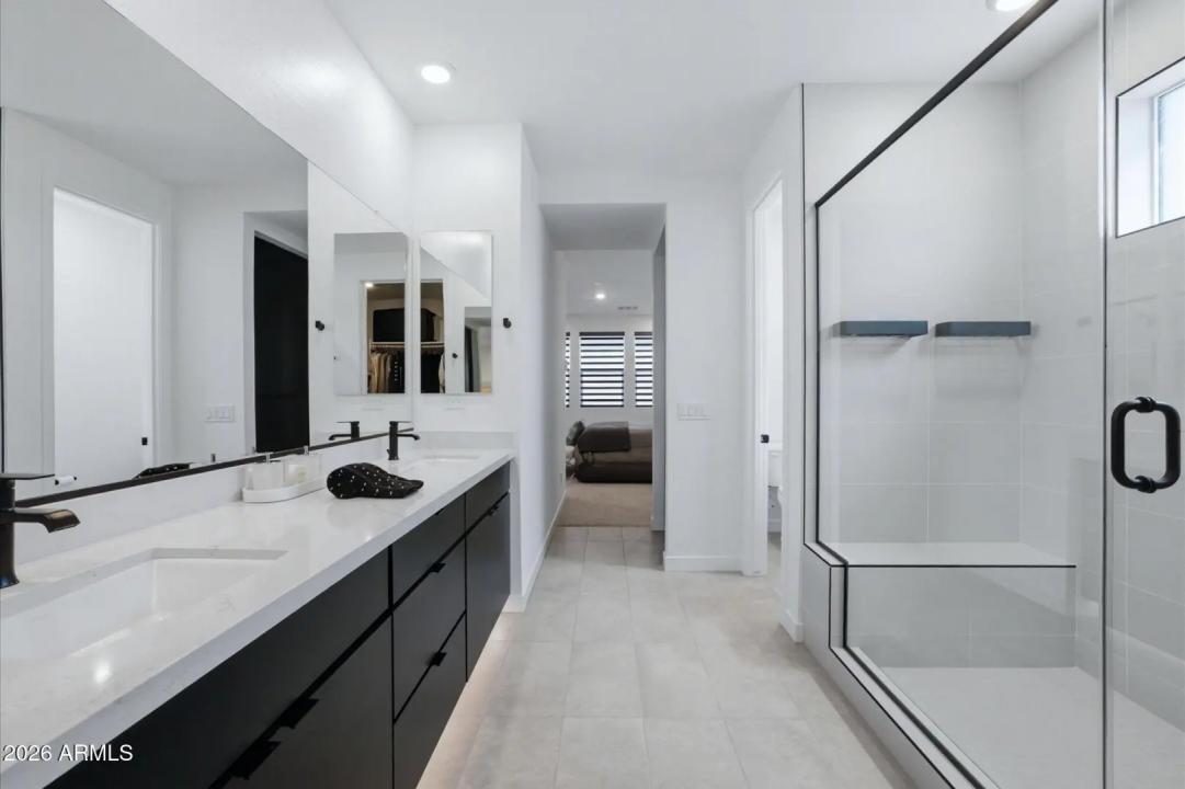 Real Estate Picture 14