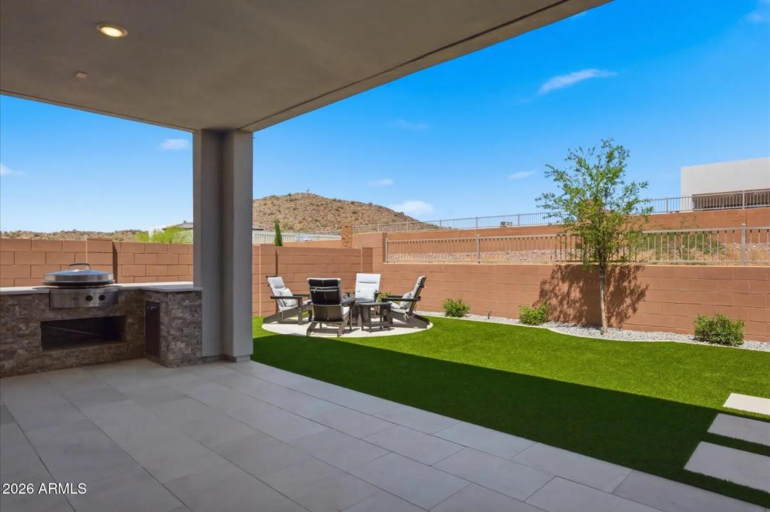 Real Estate Picture 1