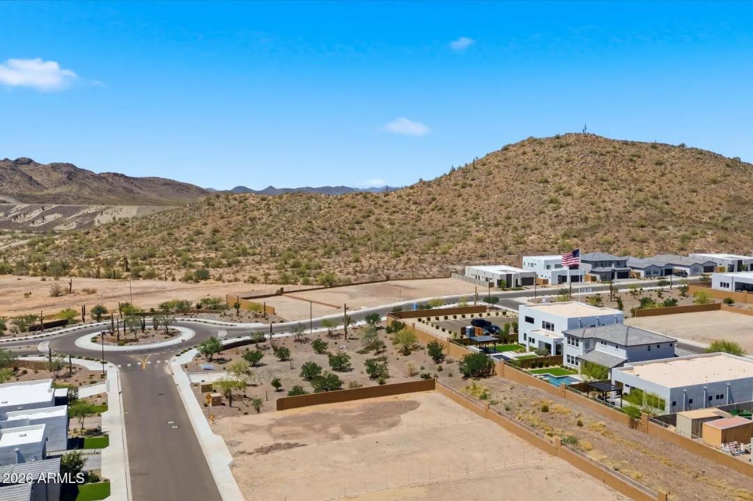 Real Estate Picture 17