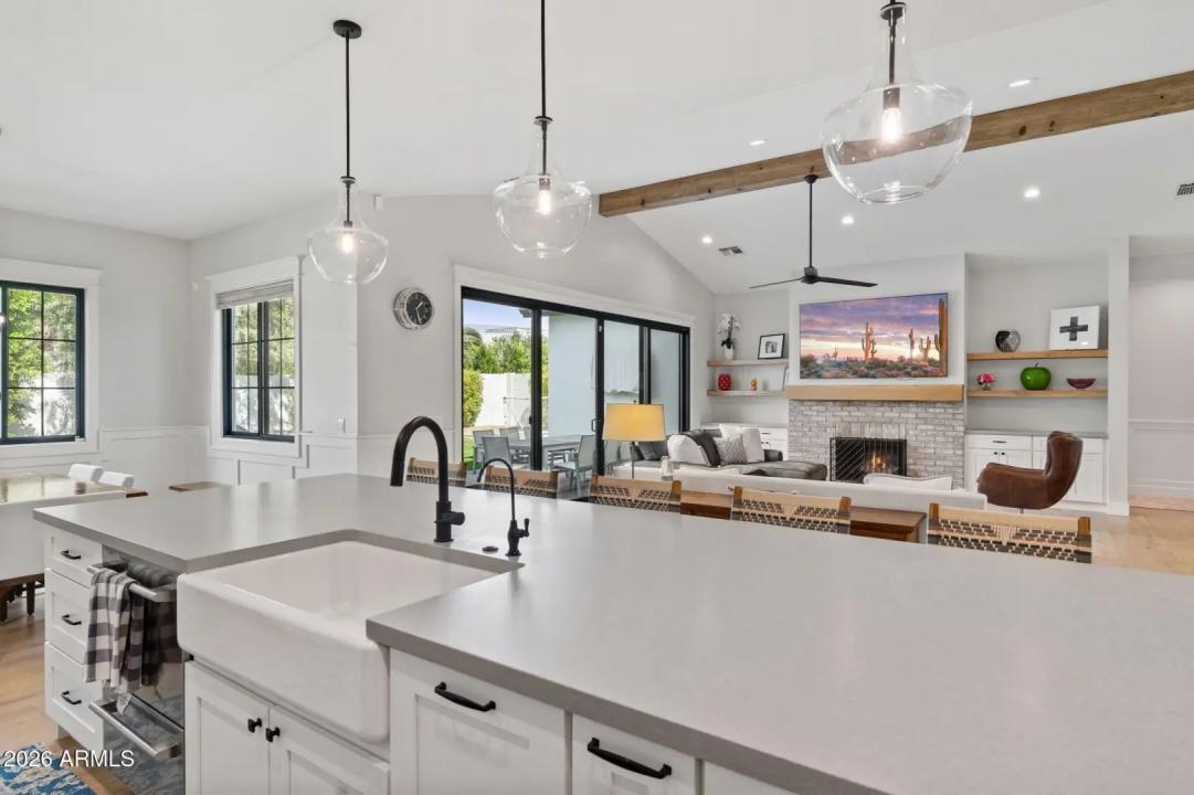 Real Estate Picture 16