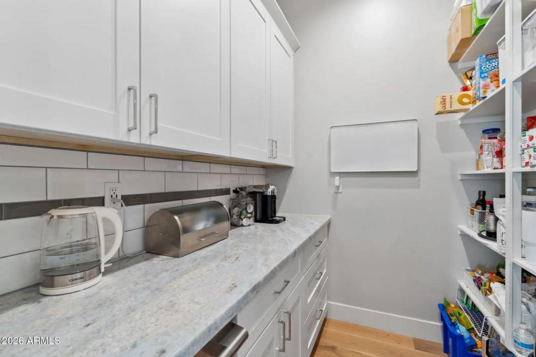 Real Estate Picture 19