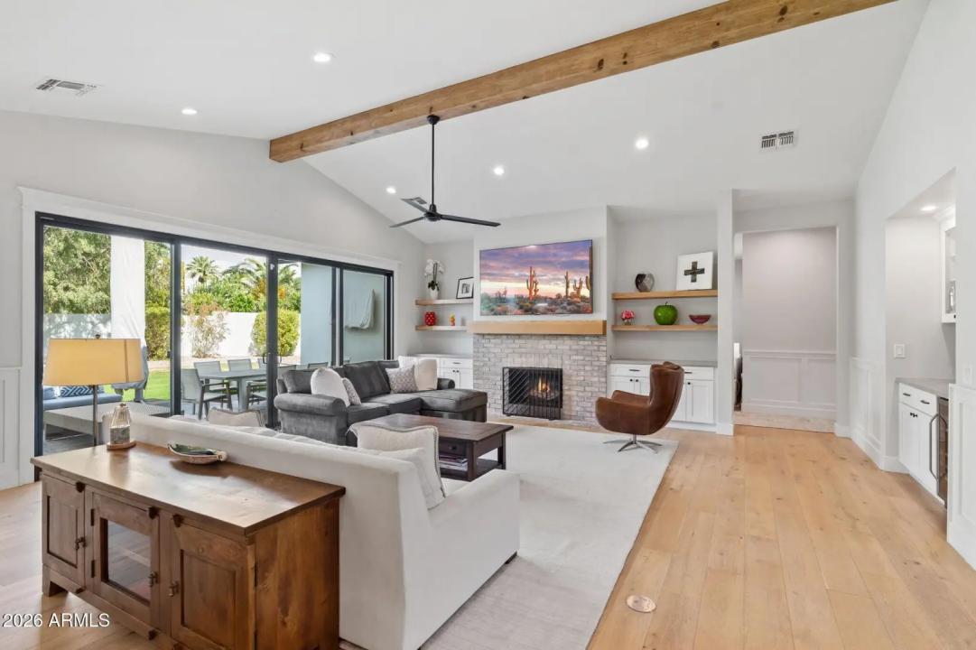 Real Estate Picture 24