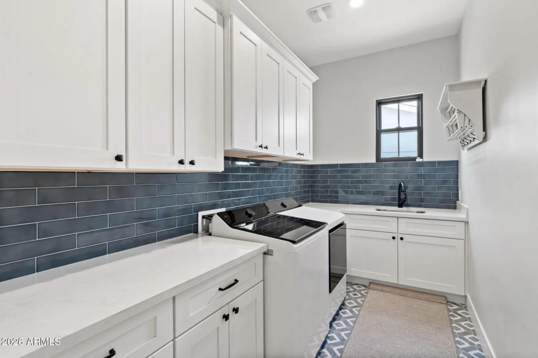 Real Estate Picture 27