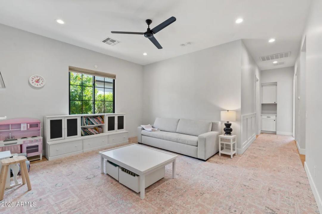 Real Estate Picture 37