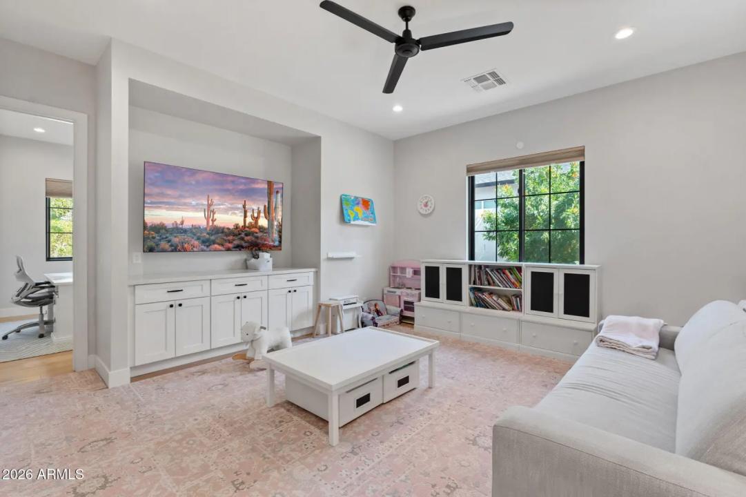 Real Estate Picture 38
