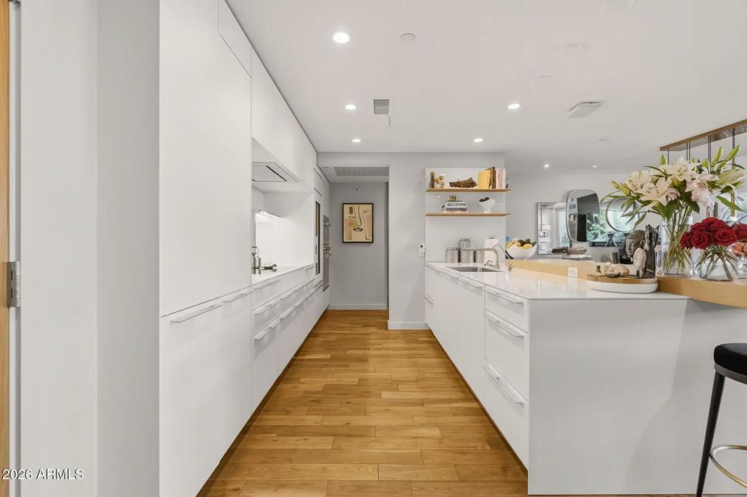 Real Estate Picture 5