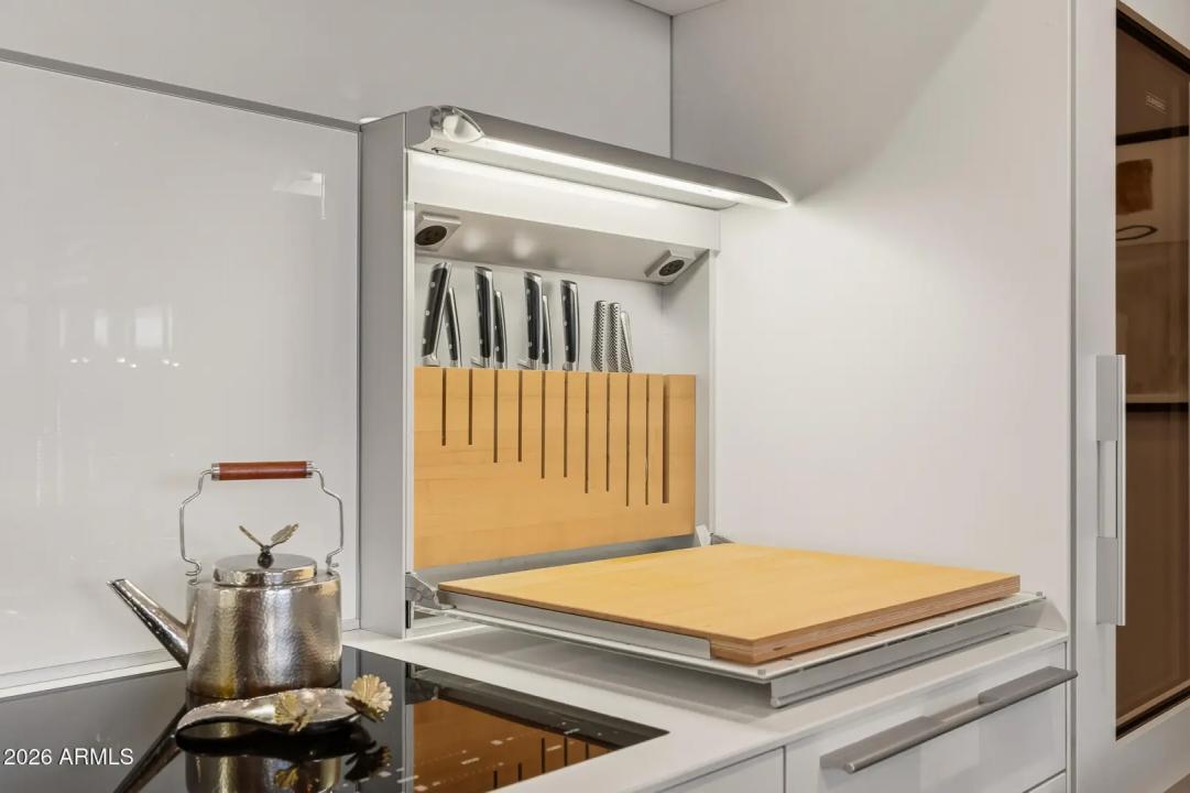 Real Estate Picture 12