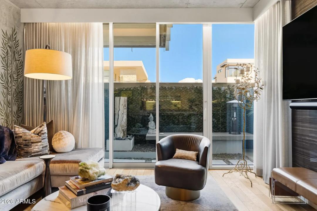 Real Estate Picture 17