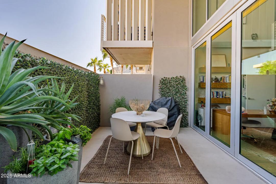Real Estate Picture 19