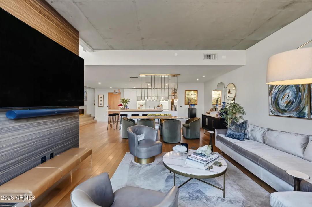 Real Estate Picture 22