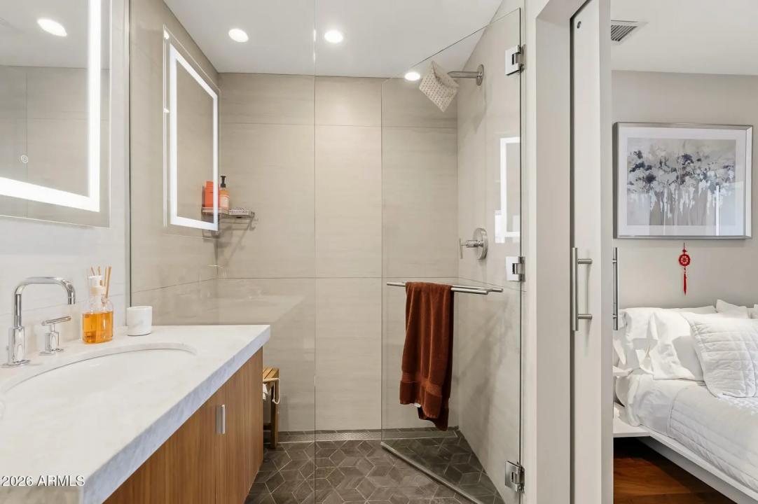 Real Estate Picture 50