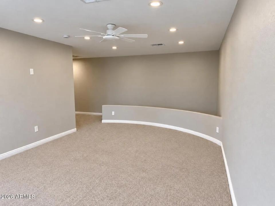 Real Estate Picture 17