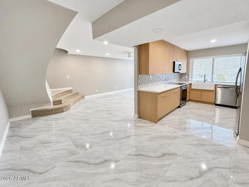 Real Estate Picture 7