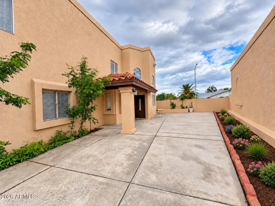 Real Estate Picture 2