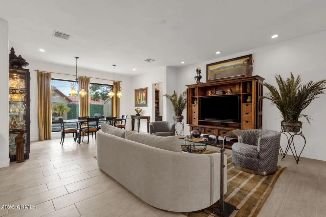 Real Estate Picture 6