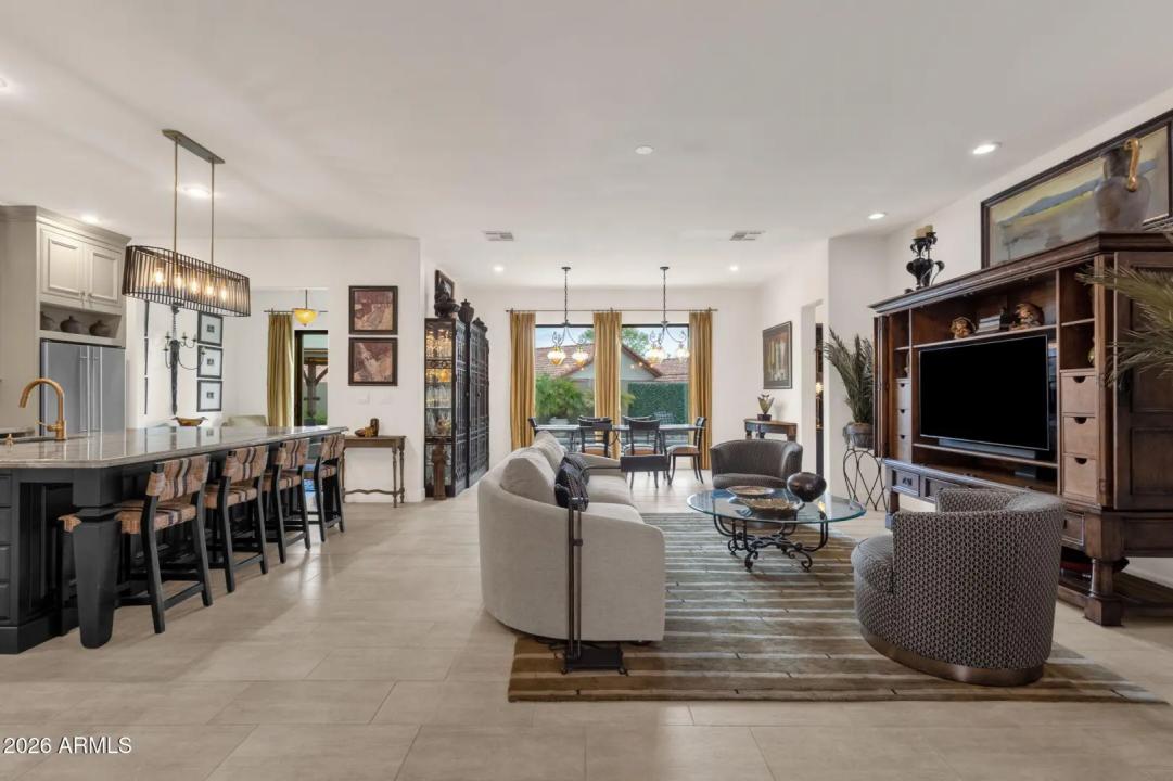 Real Estate Picture 5