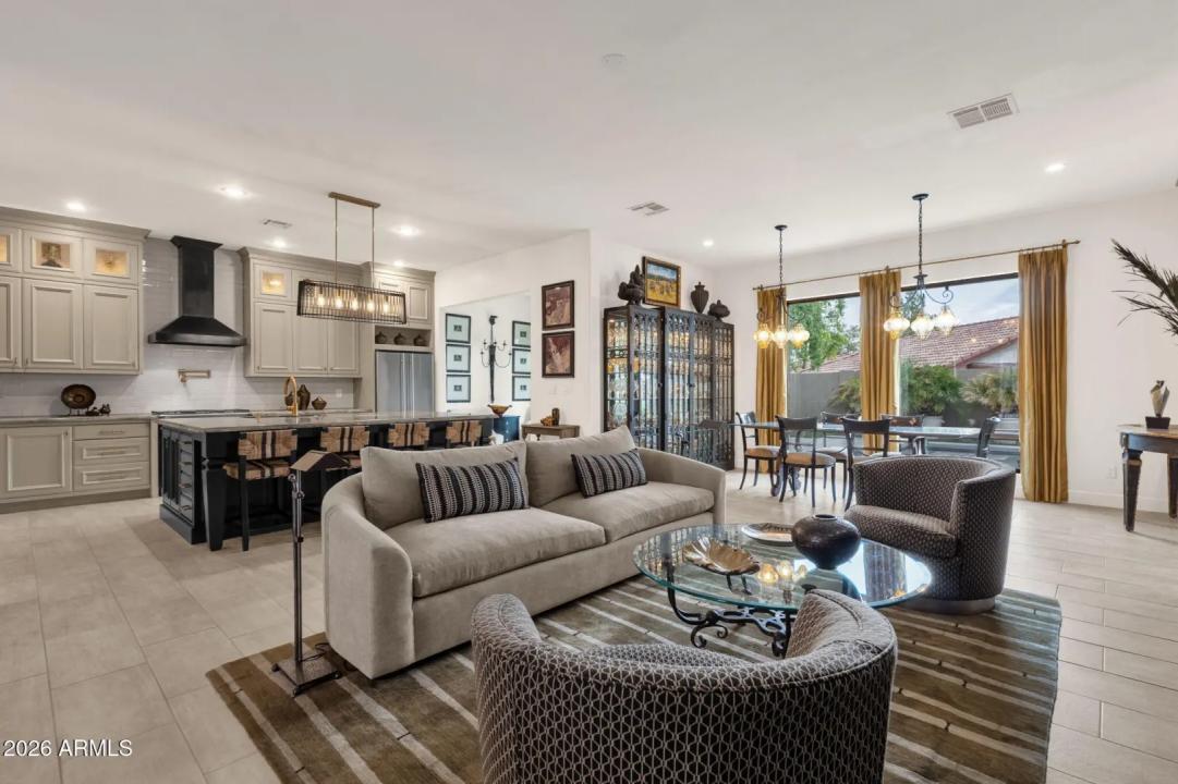 Real Estate Picture 8