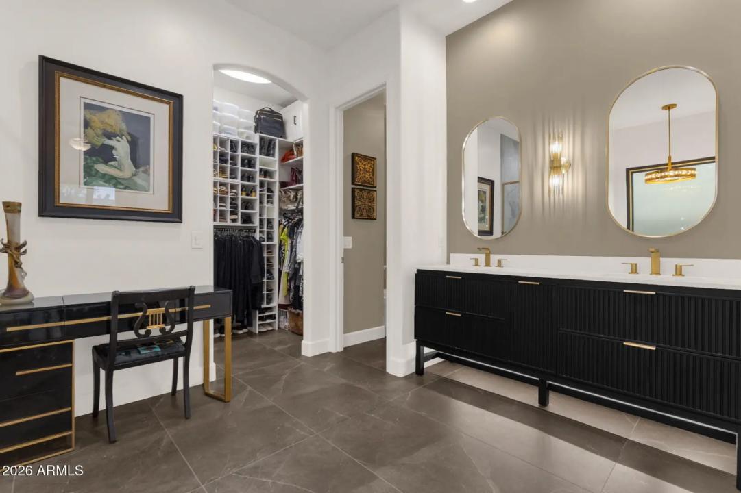 Real Estate Picture 28