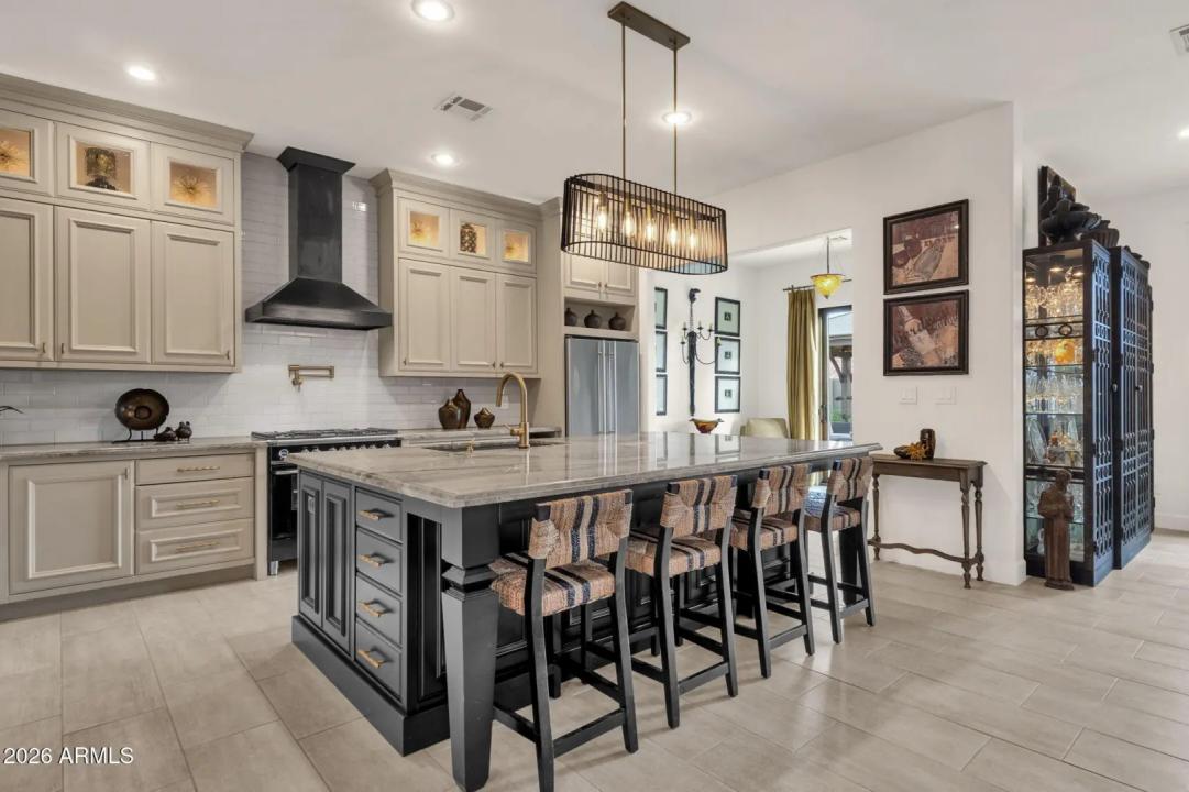 Real Estate Picture 13