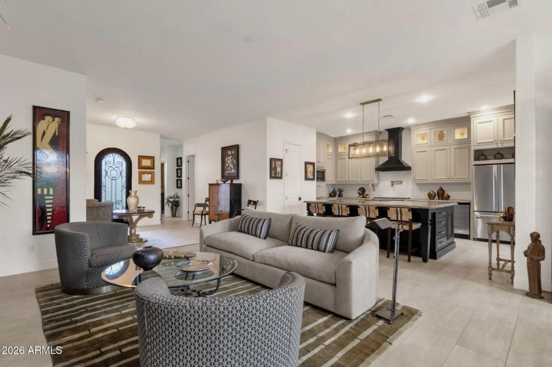 Real Estate Picture 9