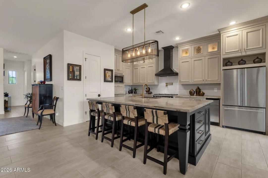Real Estate Picture 12