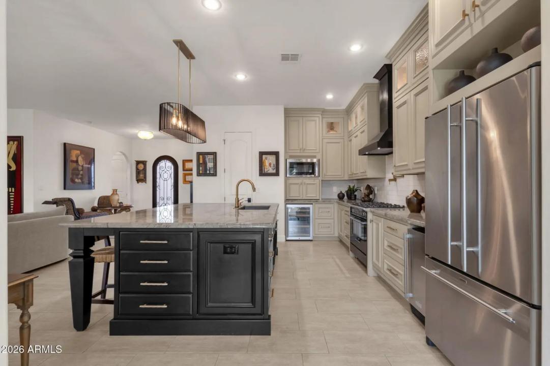 Real Estate Picture 11