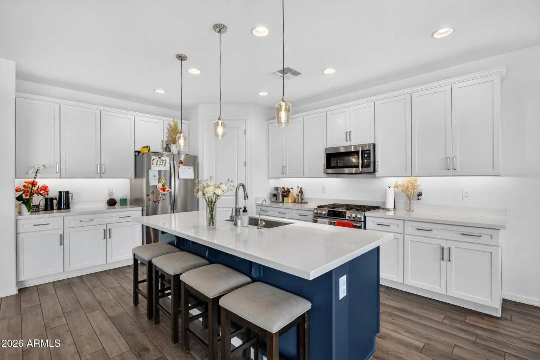 Real Estate Picture 10