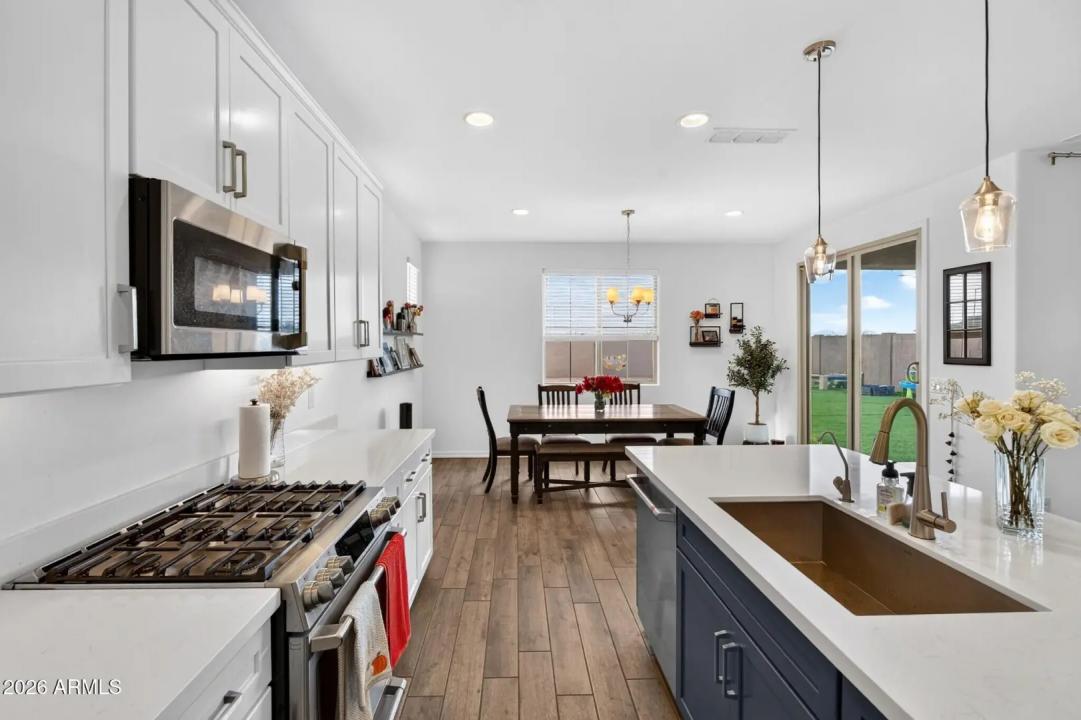 Real Estate Picture 17
