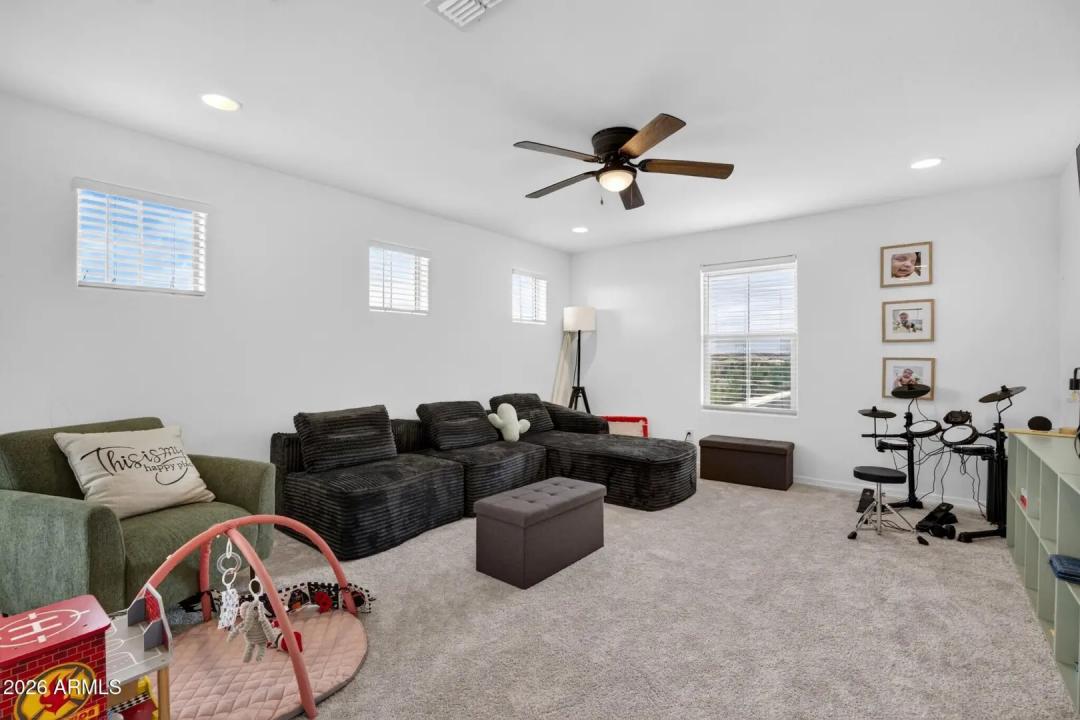 Real Estate Picture 22