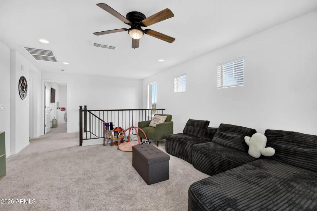 Real Estate Picture 23