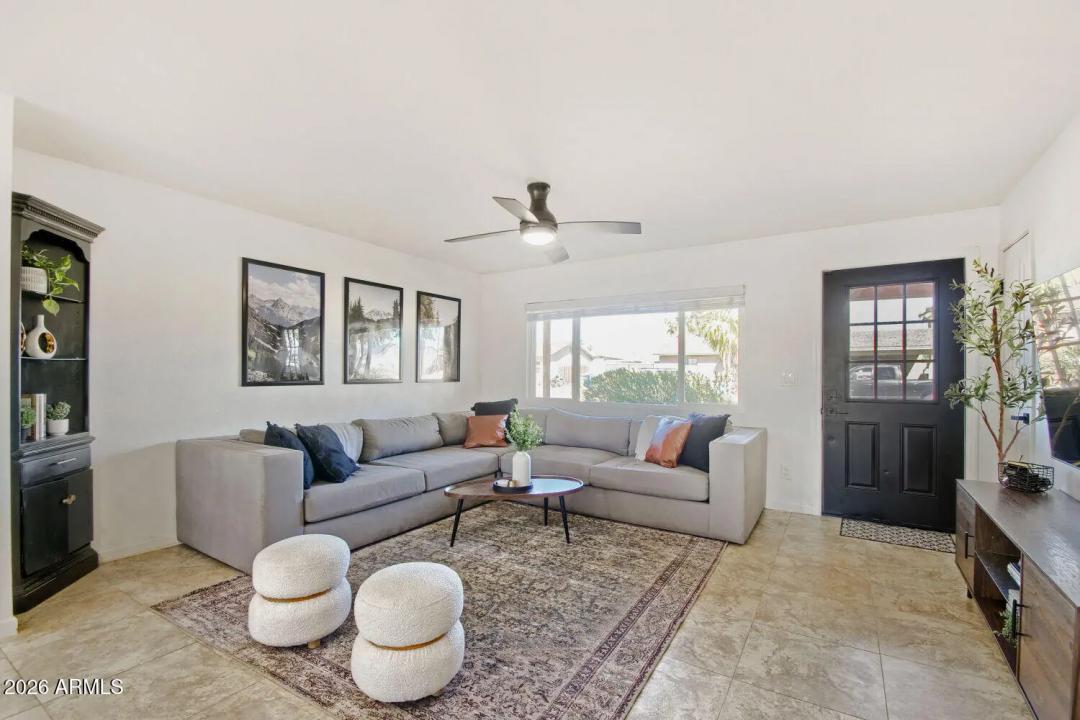 Real Estate Picture 4