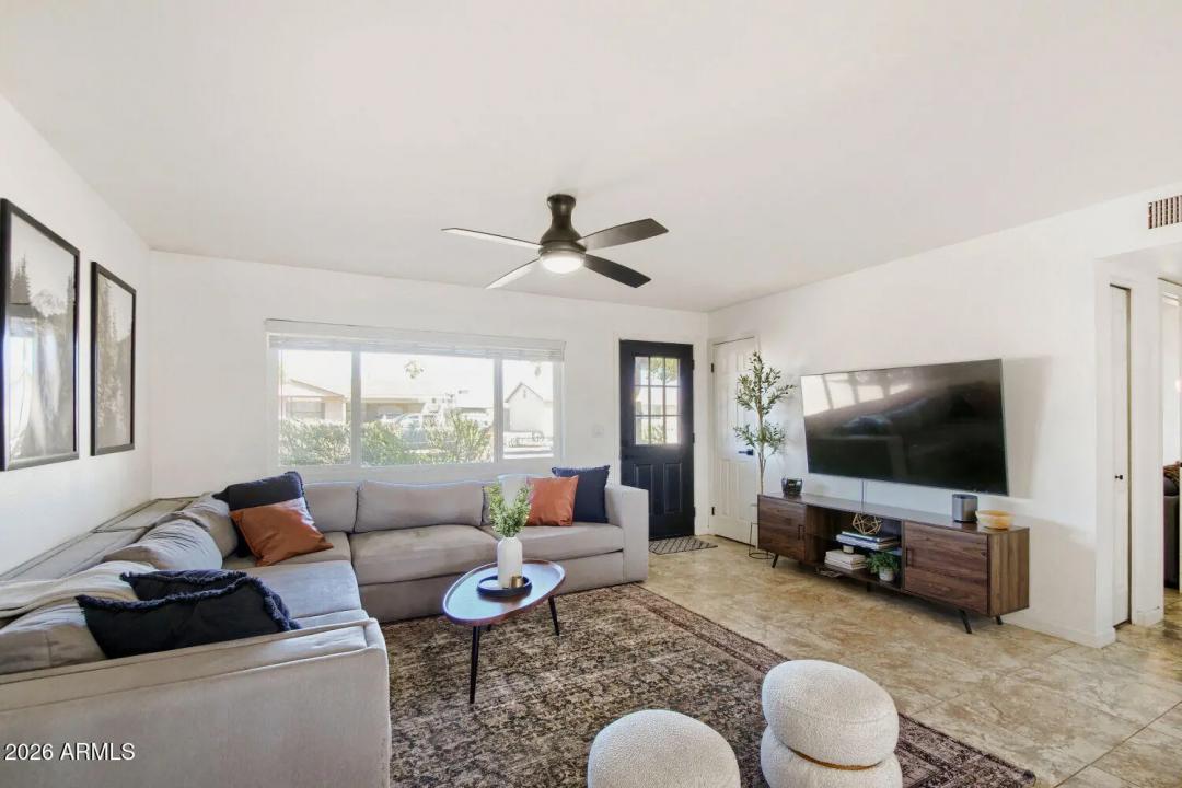 Real Estate Picture 5