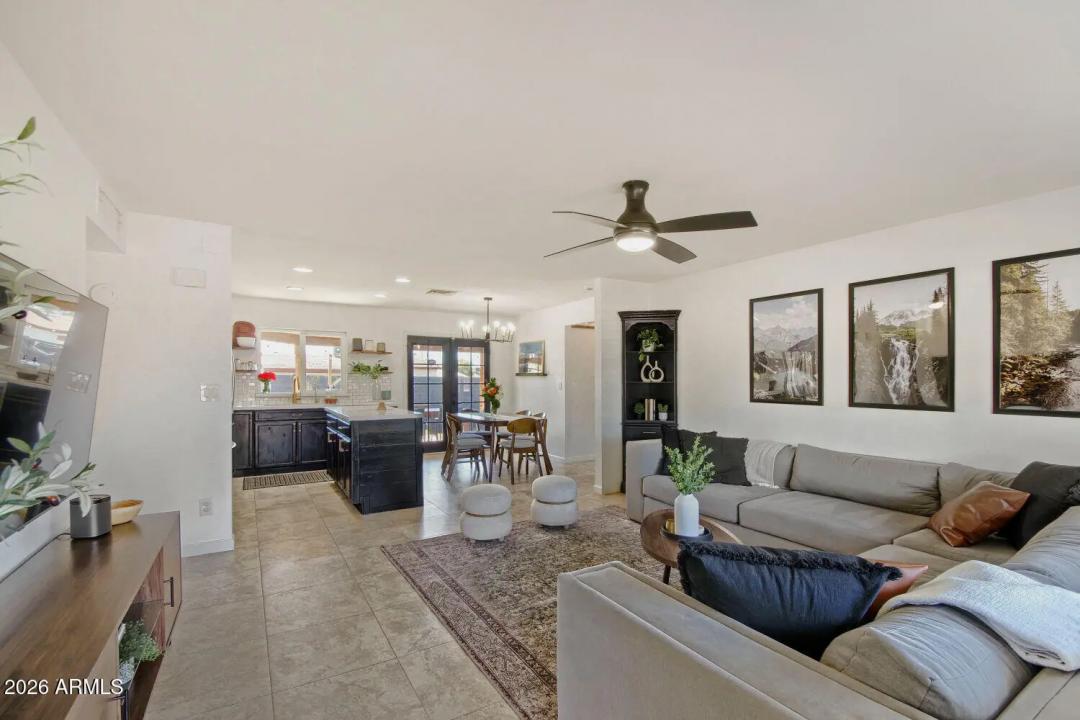 Real Estate Picture 3