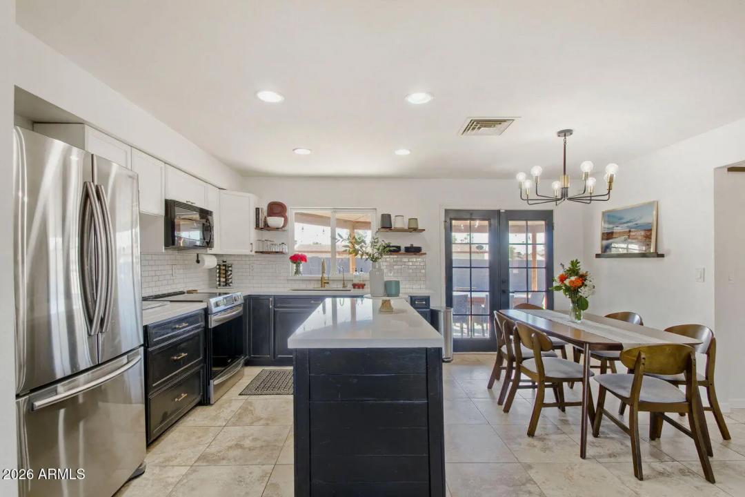 Real Estate Picture 7