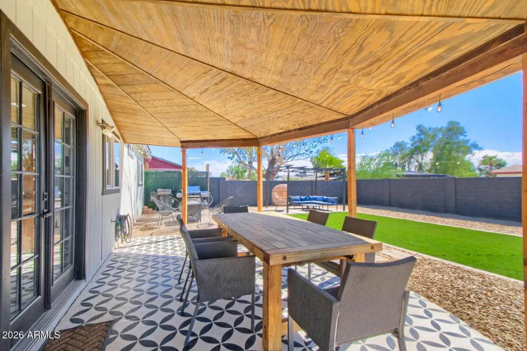 Real Estate Picture 20