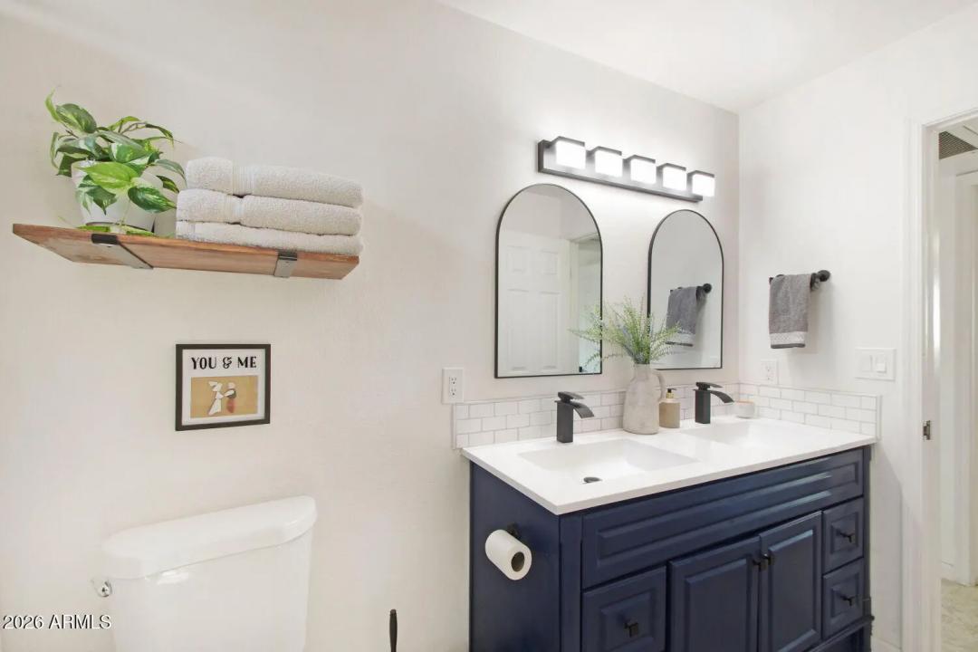 Real Estate Picture 12