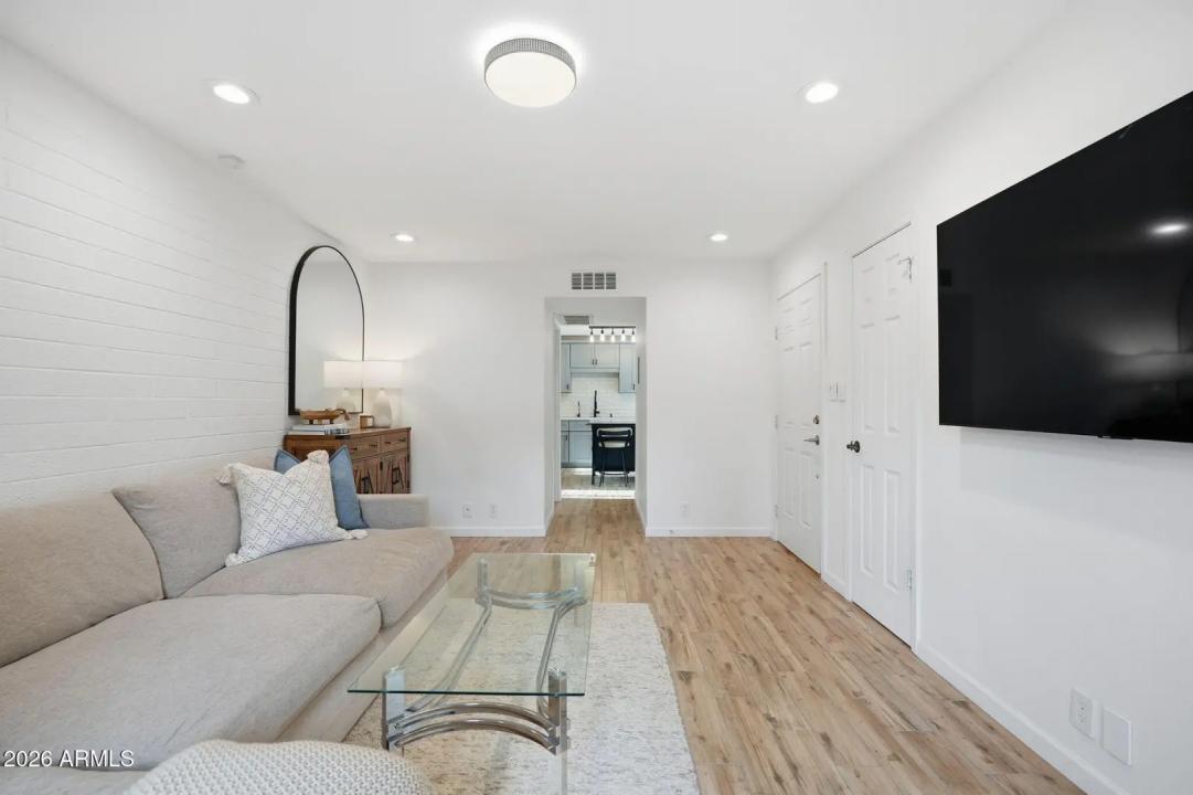 Real Estate Picture 5