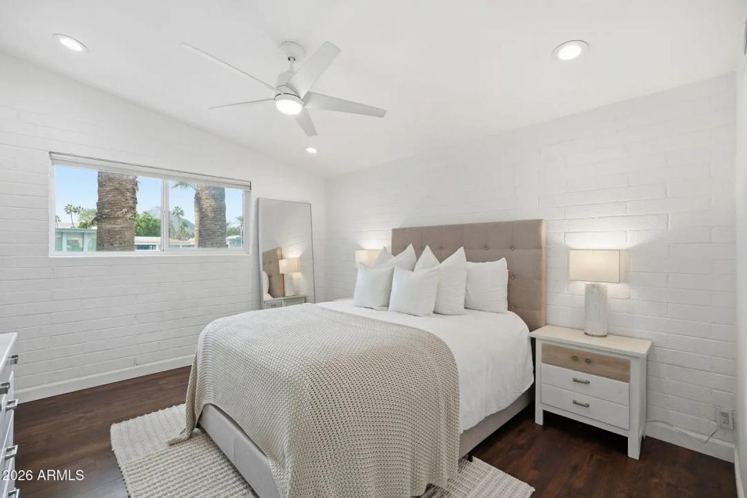 Real Estate Picture 16