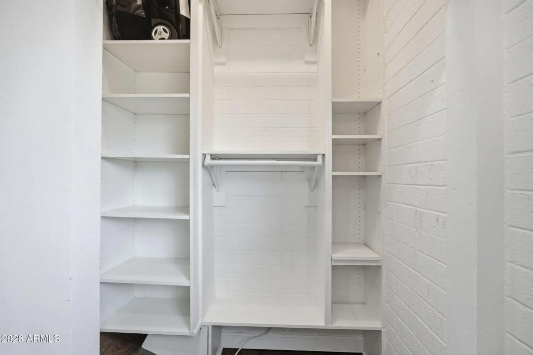 Real Estate Picture 17