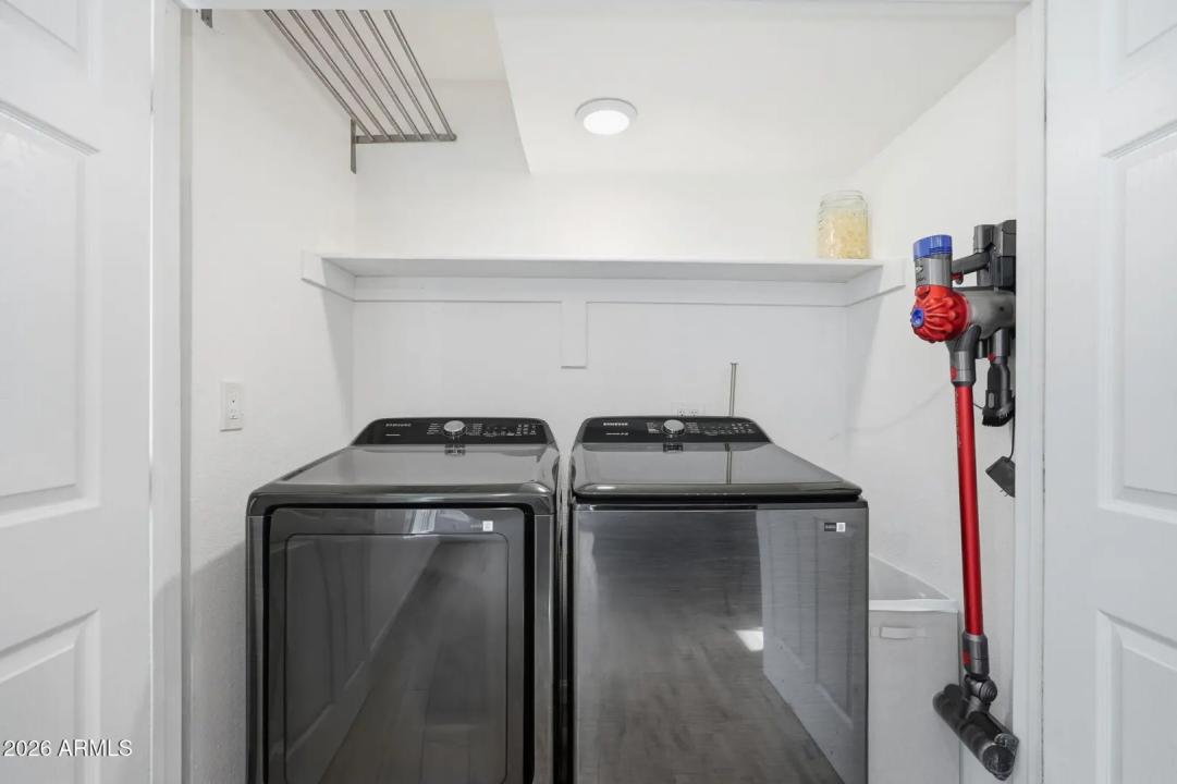 Real Estate Picture 9