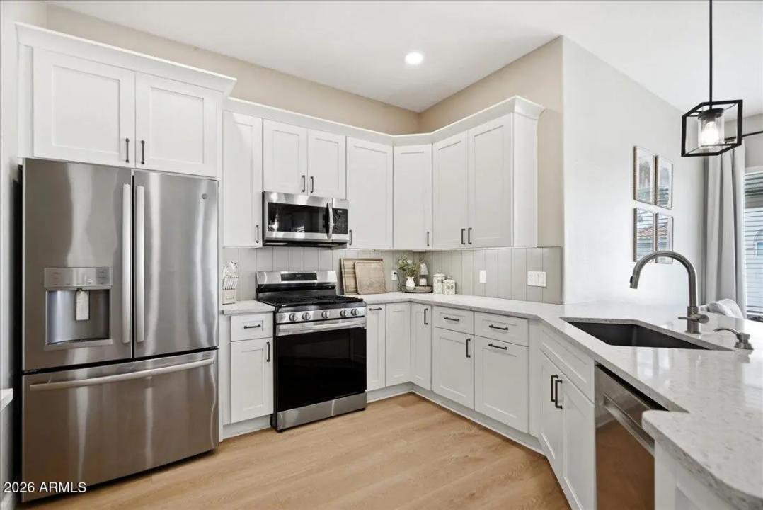 Real Estate Picture 10