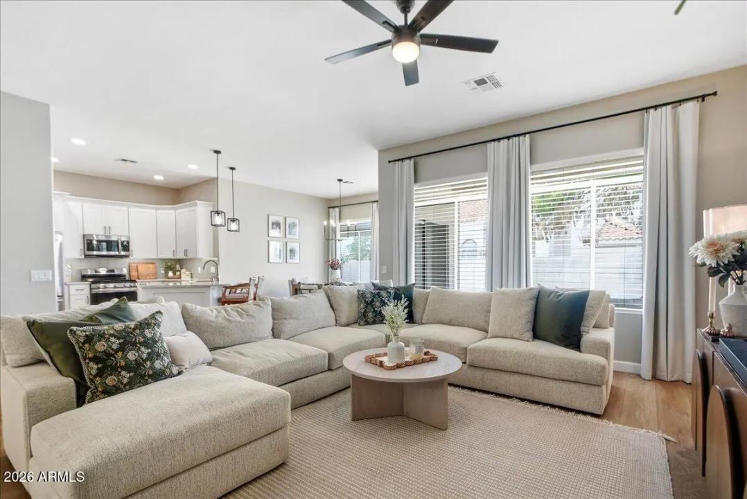Real Estate Picture 12